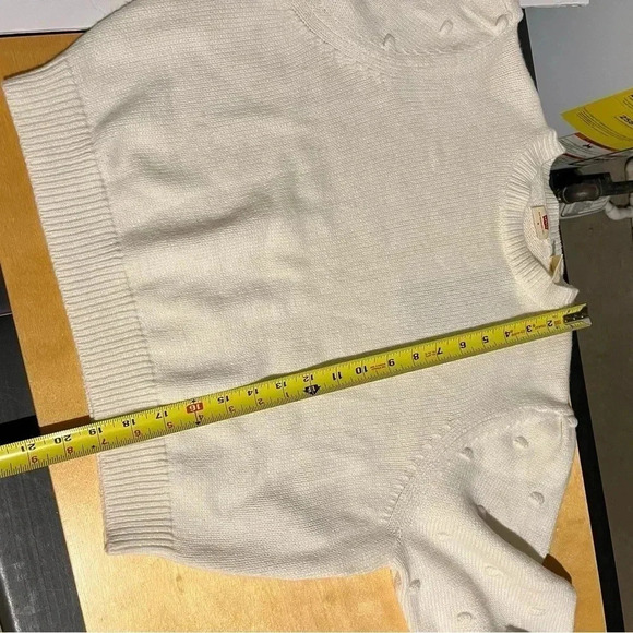 Levi’s Womens Puff Sleeve Jumper NWT Size M Cream Crew Neck Pullover Cropped - Picture 9 of 9